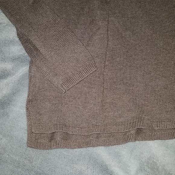 Sweater - Picture 3 of 4